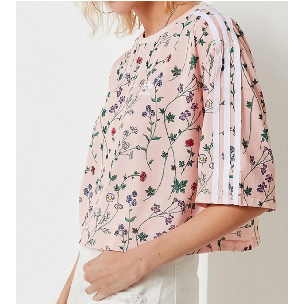 SOLD Adidas blush floral printed crop top - Picture 3 of 7